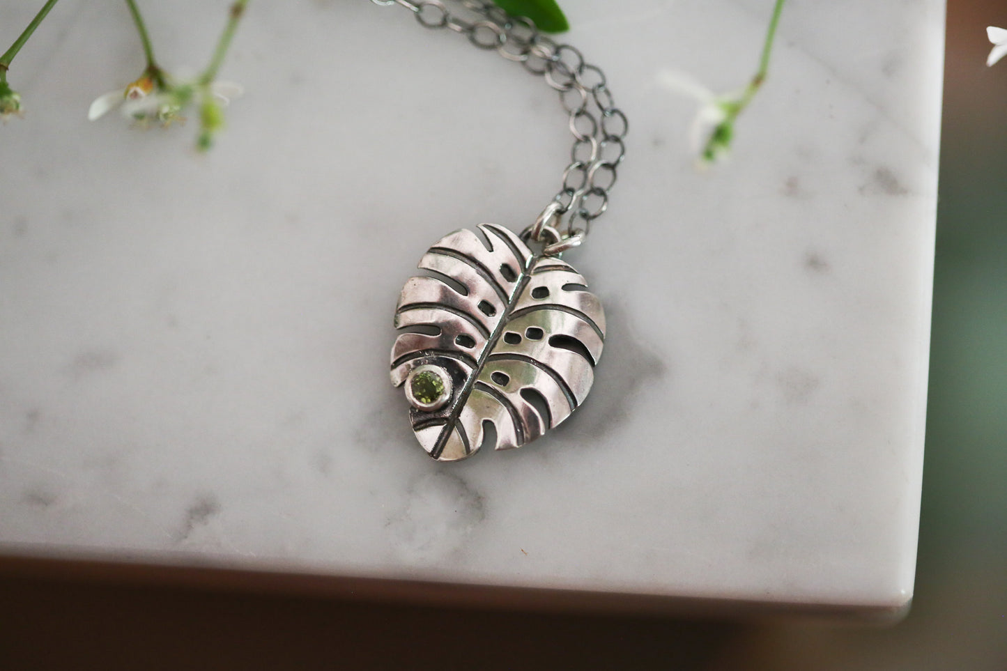 Peridot Monstera Necklace