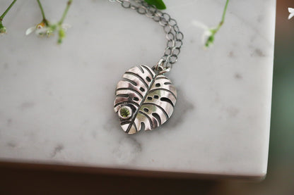 Peridot Monstera Necklace