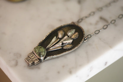 'Bite Me' Fly Trap Necklace