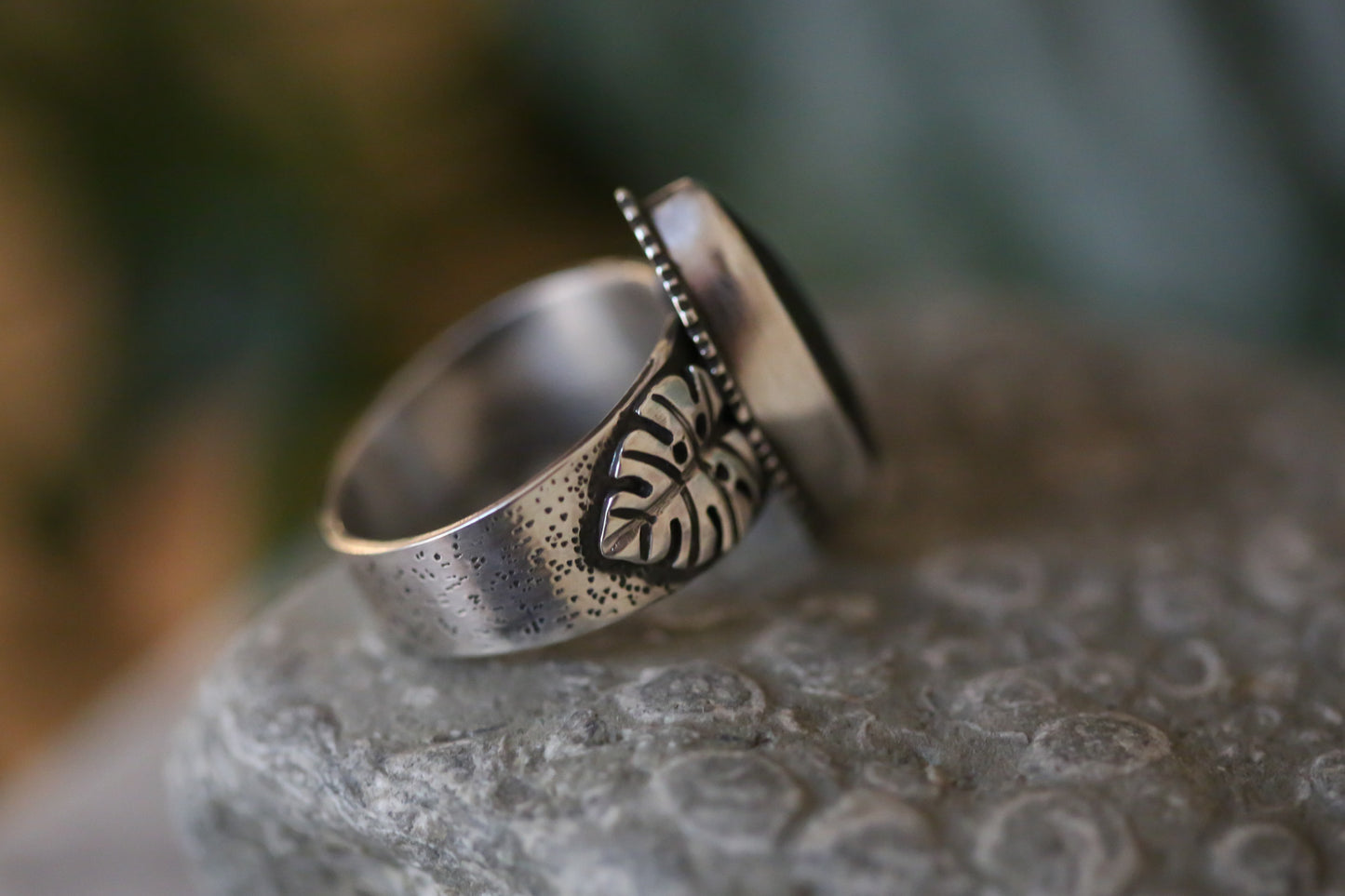 Monstera + Labradorite Ring Size 9.25