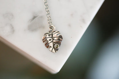 Peridot Mini Monstera Necklace